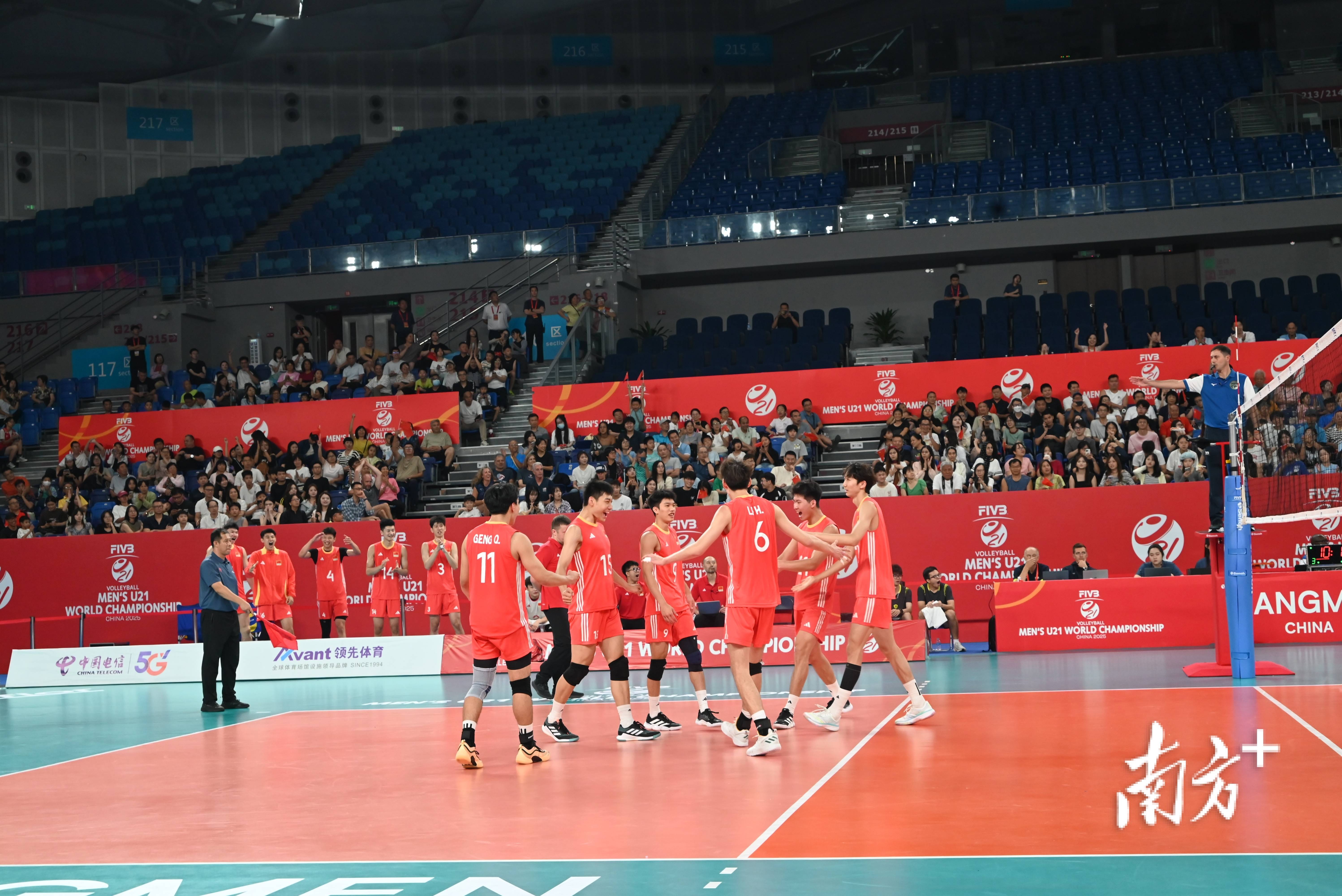 中国队逆转丹麦队，桃田贤斗点燃赛场