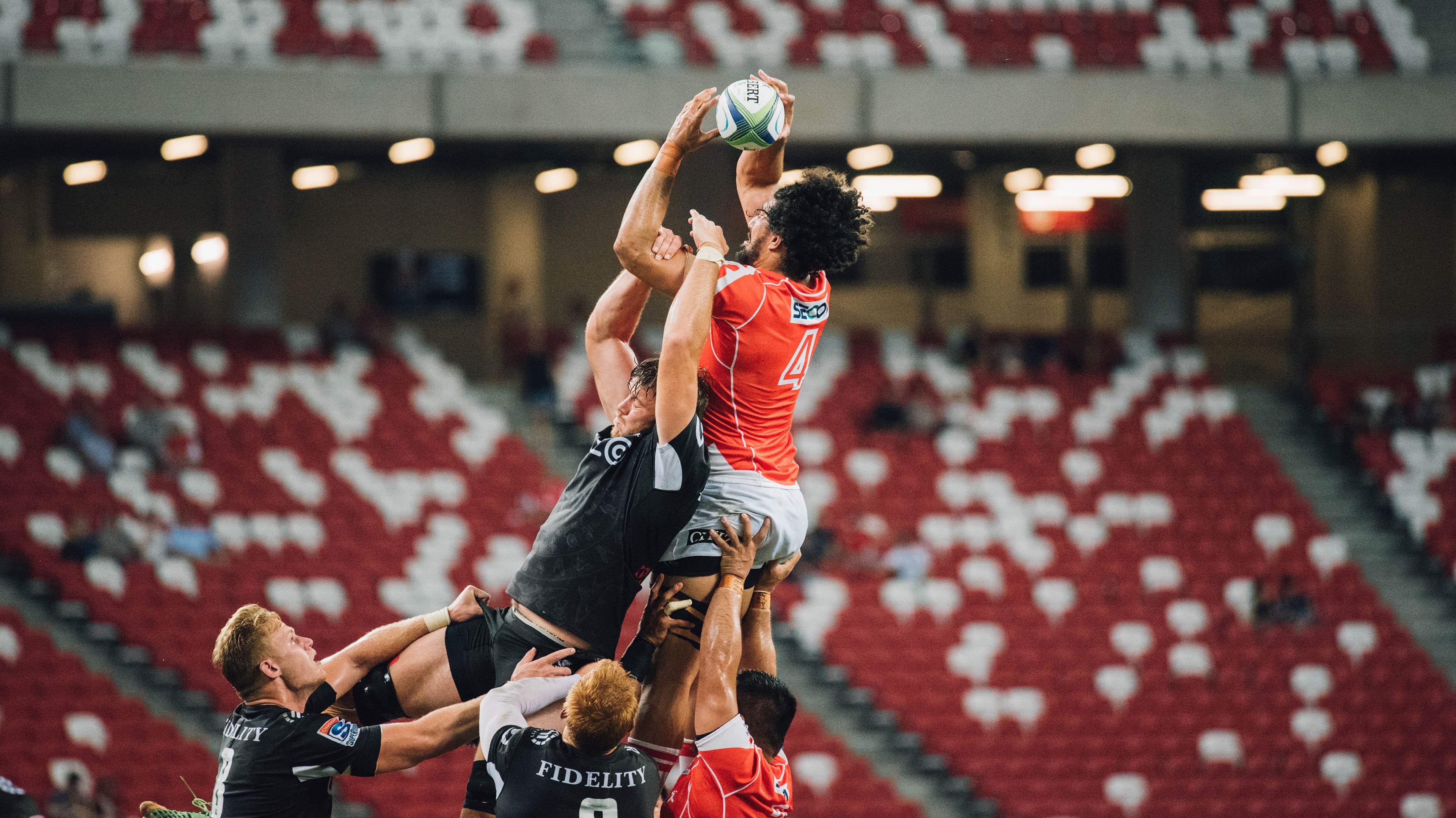 洪都拉斯铁链锁死非洲雄狮，马丁内利德甲战场加冕新王